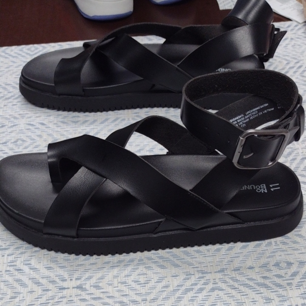 No Boundaries Black Strappy Sandals - Picture 2 of 9
